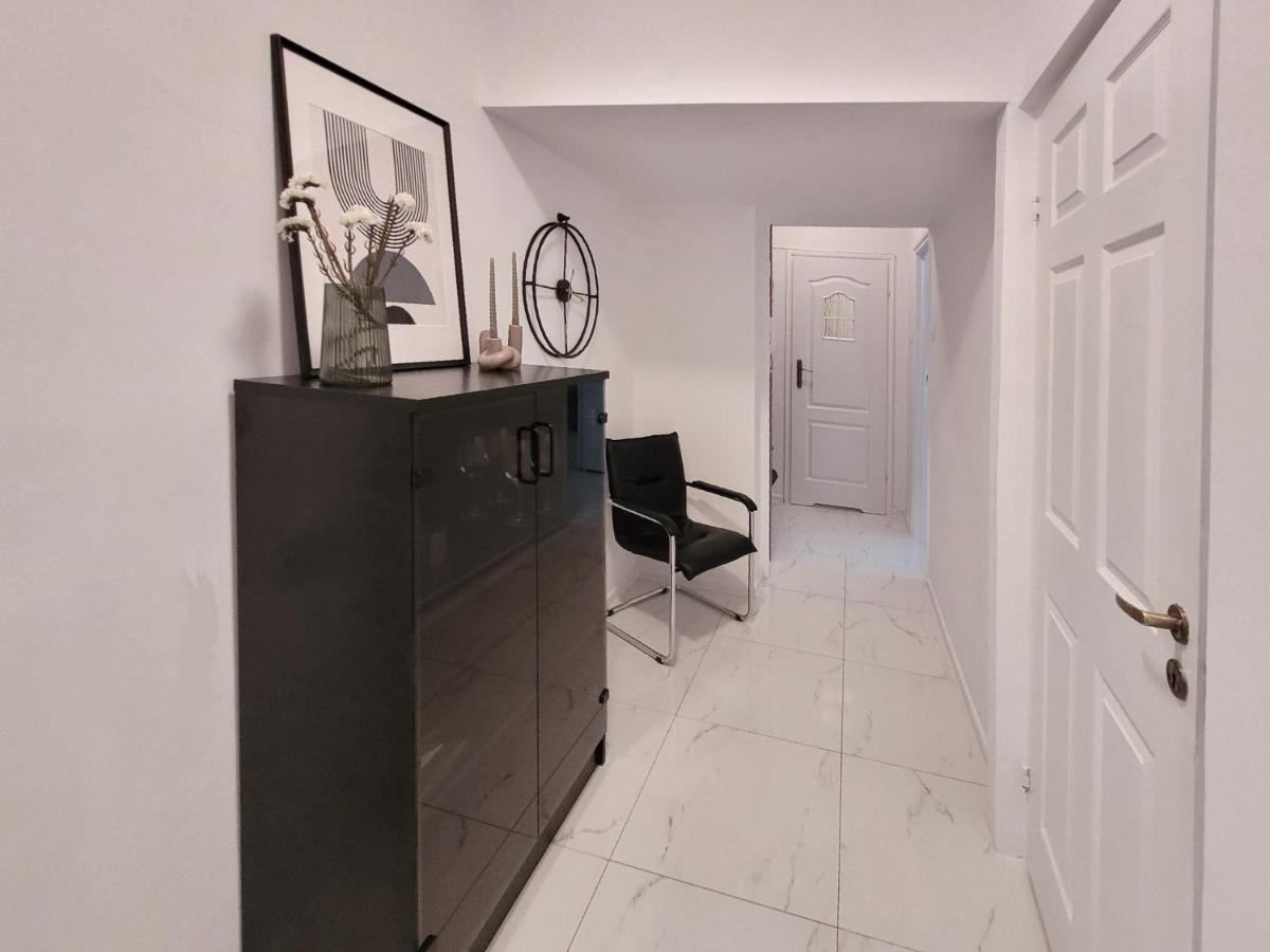 Concierge Hoza Corner Apartment *